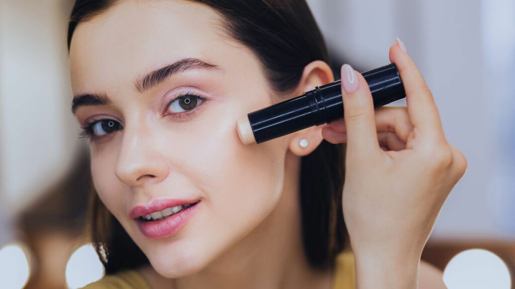 How to Apply Matte Foundation if You Have Dry Skin: Tips and Tricks