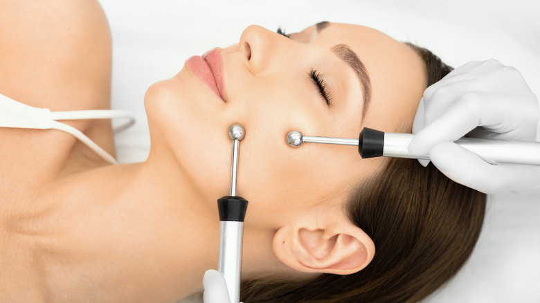 Exploring Microcurrent Facial: Benefits, Process, and Risks