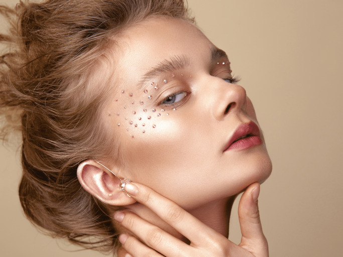 How to Wear Crystal Makeup: Tips and Tricks for a Glamorous Look