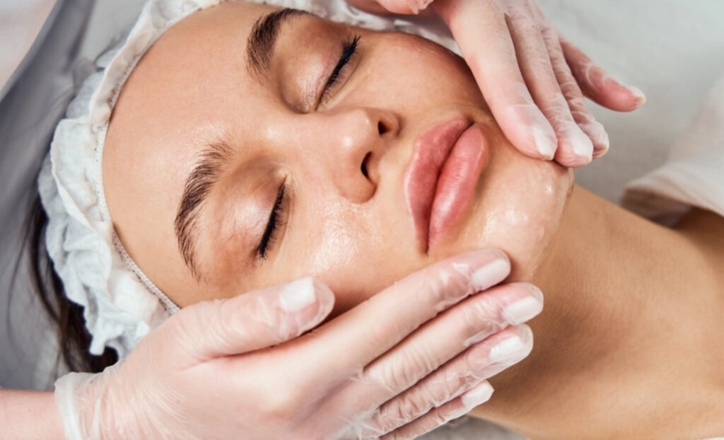 The Sparkling World of Diamond Facials: A Comprehensive Guide