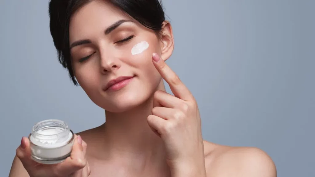 The Importance of Different Moisturizers for Day and Night: Here's Why