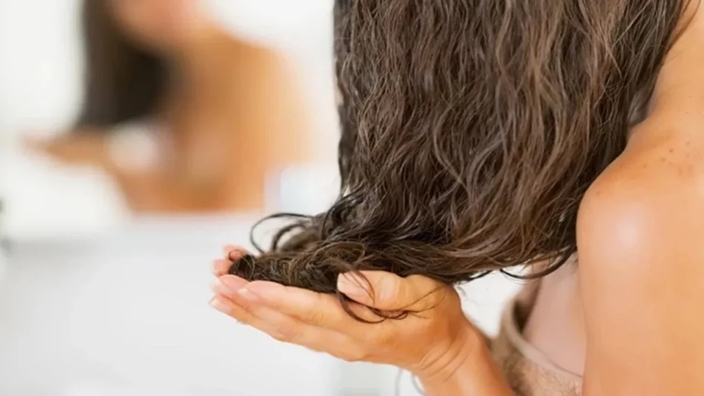 Unlocking the Secrets of Luxurious Locks: A Comprehensive Guide to Using Hair Masks