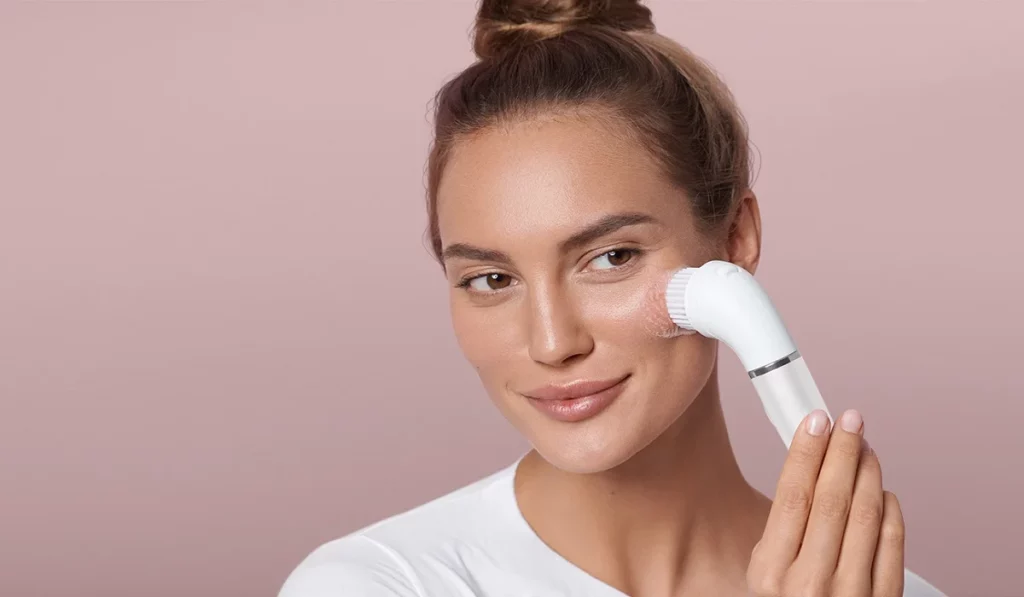 7 Revolutionary Benefits Of A Facial Cleanser Brush Transform Your Skincare Routine