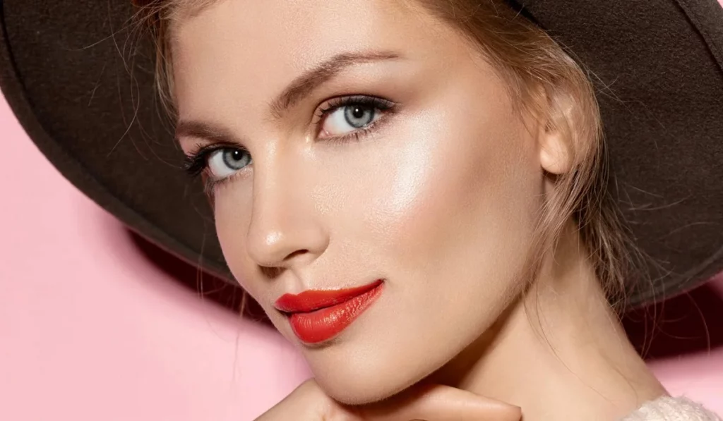 Dive Into The World Of Effortless Eye Makeup With Our Beginner's Guide. Learn Simple, Chic Techniques For A Stunninglook That Radiates Elegance.