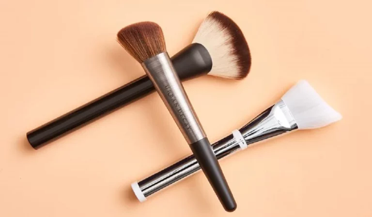 The Ultimate Guide To Selecting The Perfect Bronzer Brush