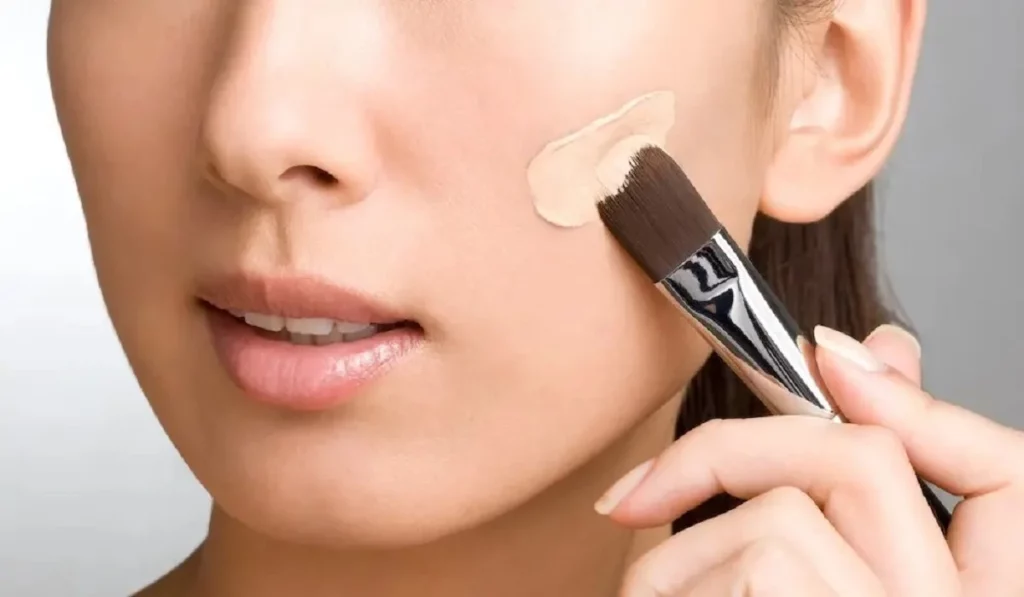 Tips To Pick The Right Foundation For Oily Skin 