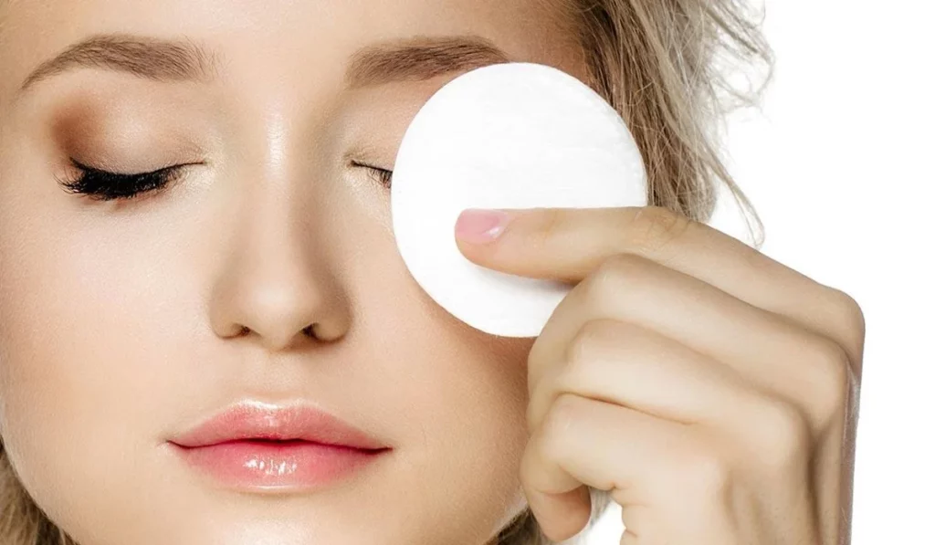 Expert Tips For Hassle Free Makeup Removal And Skin Brightening