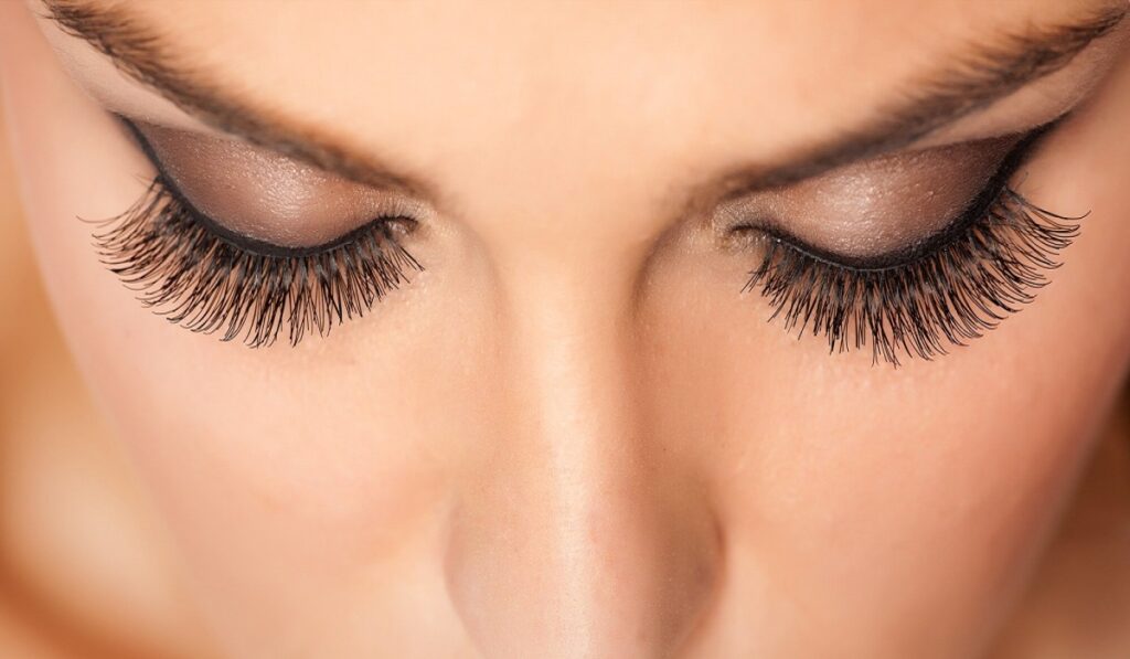 Eyelash Lift And Eyelash Extension Procedures